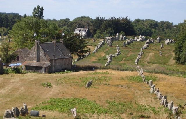 New Insight Into The Intriguing Megalithic Carnac Stone Alignment